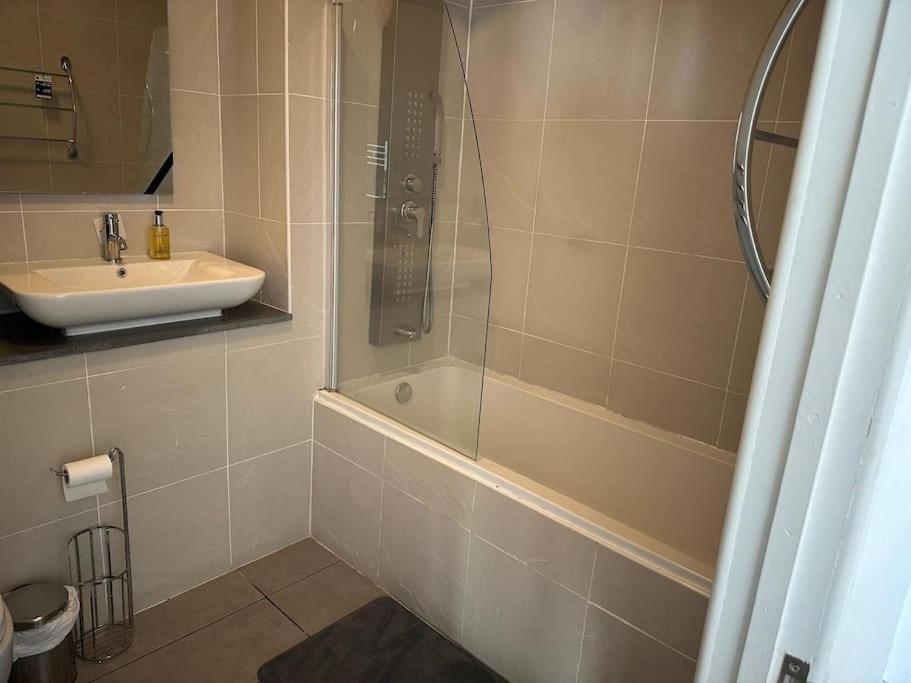 Flat 303 One Bedroom Apartment Birmingham Extérieur photo